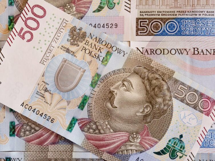 Warszawa Żoliborz – wymiana walut. Zabezpieczenia jak odróżnić prawdziwy banknot?